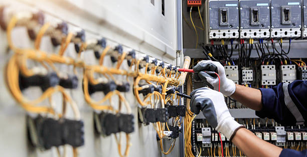Professional Electrician technician working in Kekoskee, WI